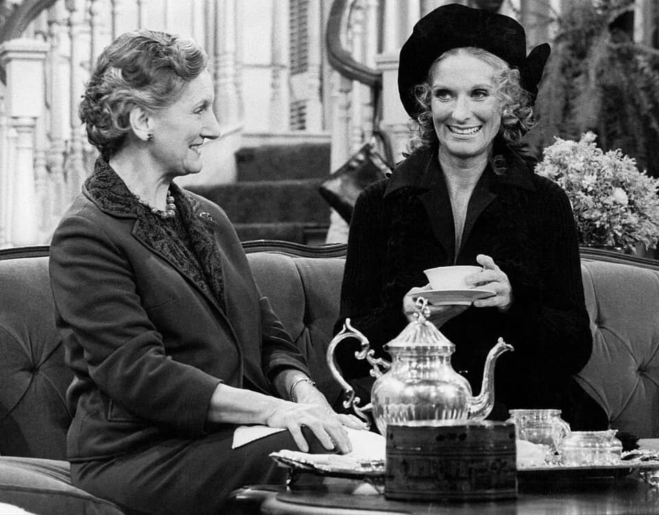 Cloris Leachman - Publicity photo of Phyllis Lindstrom (Cloris Leachman) and her mother in law Audrey Dexter (Jane Rose) from the television program Phyllis.