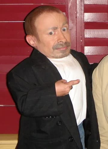 Verne Troyer - Verne Troyer