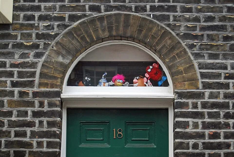 Estelle Harris - 18 Whittlesey St, London SE1 8SZ
