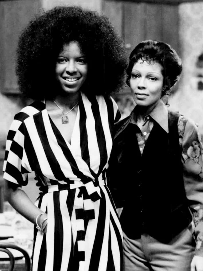 Natalie Cole - Photo of Natalie and Carole Cole.  The sisters were both at NBC, Burbank for tapings.  Carole (right) was taping Grady and Natalie was taping segments for The Tonight Show and The Midni