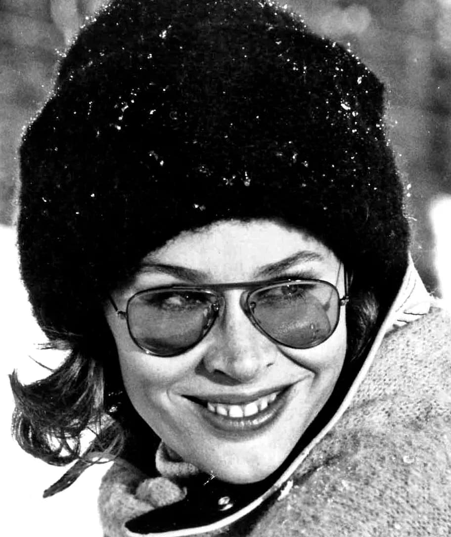 Karen Black - Publicity photo of Karen Black in film Ace Up My Sleeve.