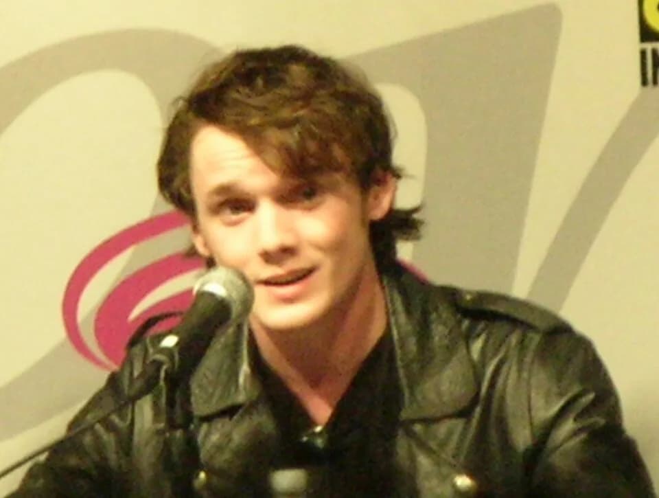 Anton Yelchin - Anton Yelchin participating in a Terminator Salvation panel discussion at WonderCon 2009.
