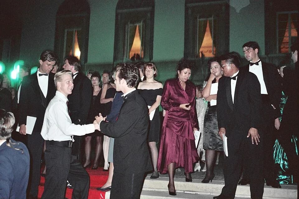 Luke Perry - Luke Perry (in black) shakes fan's hand at the Governor's Ball following the 1991 Emmy Awards.
NOTE:  Permission granted to copy, publish, broadcast or post any of my photos, but please c