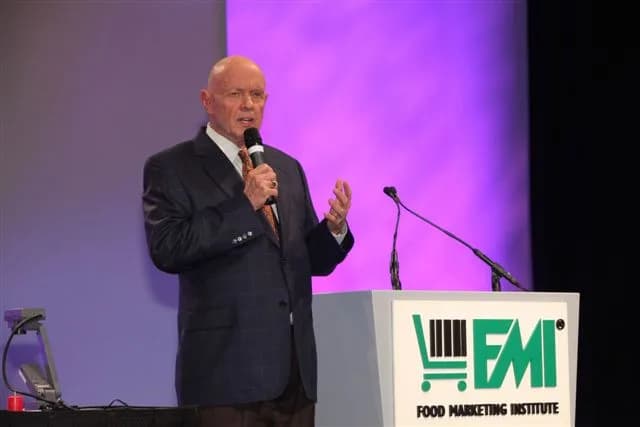 Stephen Covey - Stephen Covey at the FMI Show, Palestrante on June 22, 2010