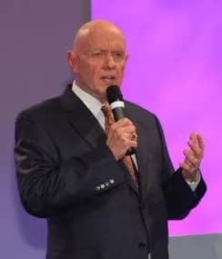 Stephen Covey - Stephen Covey at the FMI Show, Palestrante on June 22, 2010