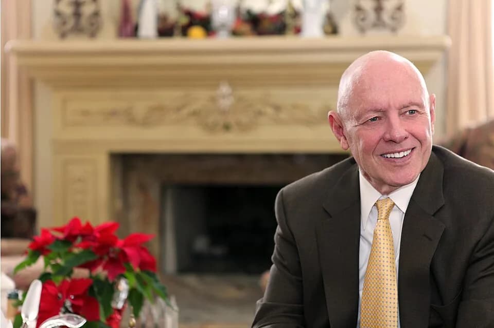 Stephen Covey - Professor Stephen Covey in his home