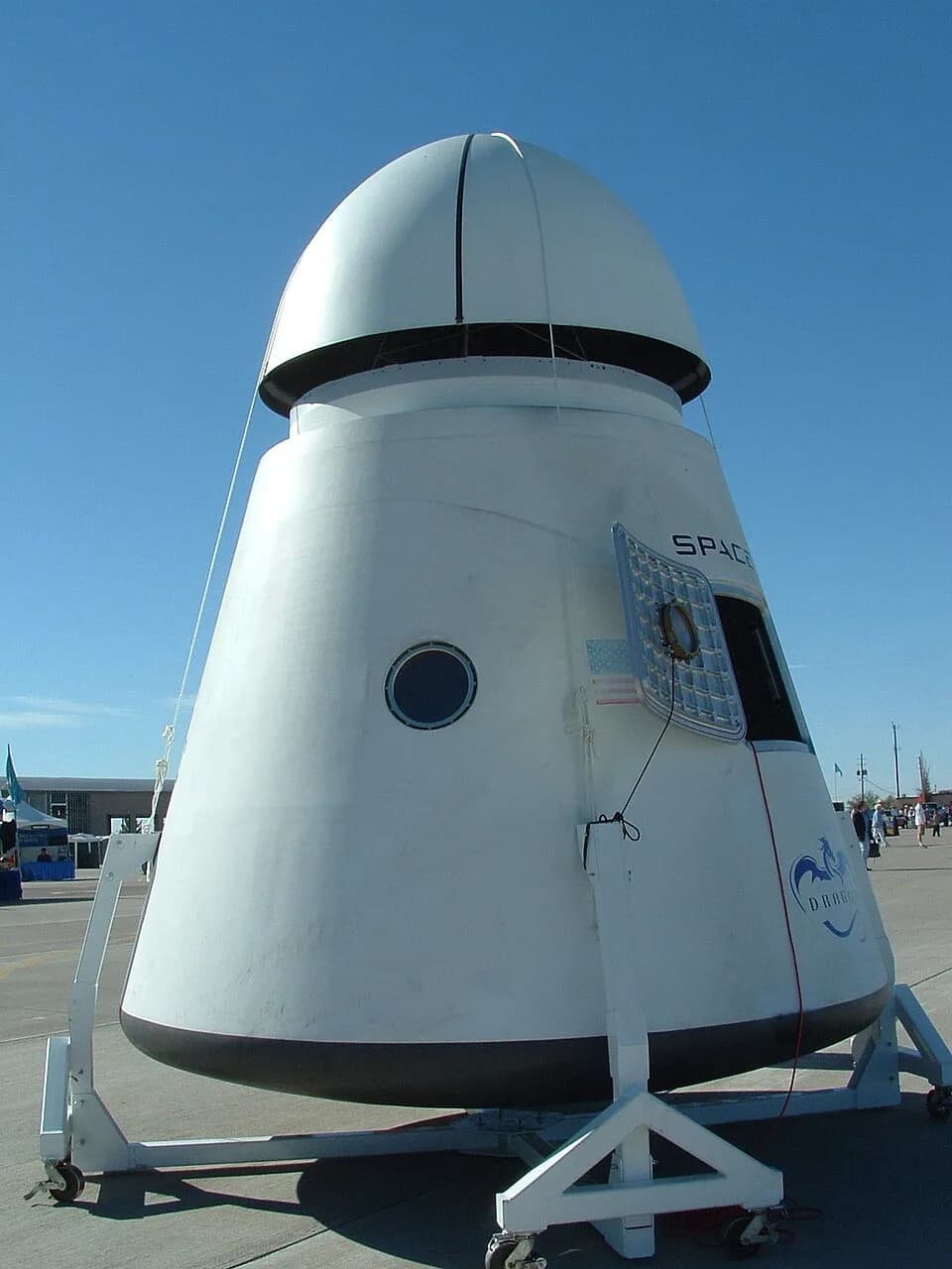 Pete Conrad - A SpaceX Dragon capsule structural test article on display at the en:2007 en:X-Prize Cup at en:Holloman Air Force Base, en:New Mexico