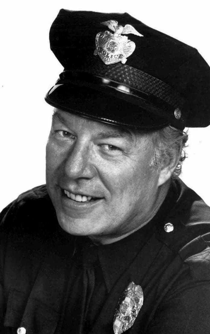 George Kennedy - Photo of actor George Kennedy from the television program The Blue Knight.
