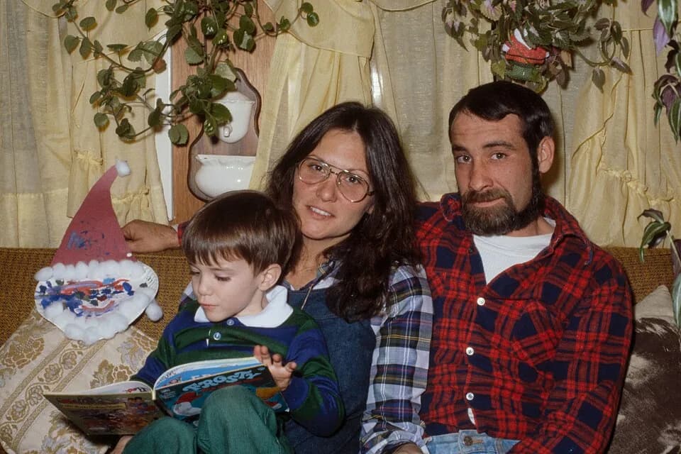 Linda Lovelace - titled: Linda Lovelace of "Deep Throat" with husband [Larry] and son