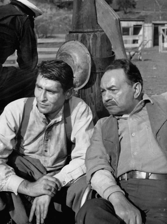 Edward G. Robinson - Photo of Edward G. Robinson and son Edward G. Robinson, Jr. (also an actor), from the television program Zane Grey Theater.