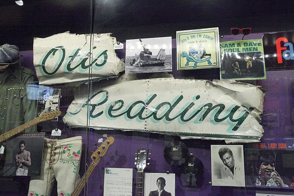 Otis Redding - Pieces of Otis Redding's plane at the Rock and Roll Hall of Fame in Cleveland, Ohio.
Flickr Tags: ohio airplane cleveland wreckage otisredding rockandrollhalloffame.
Flickr Tags: Rock a