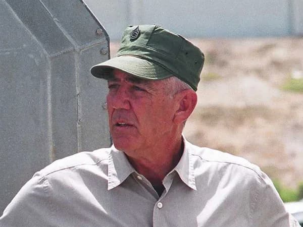 R. Lee Ermey - R. Lee Ermey