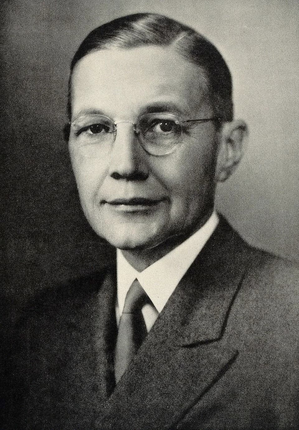 Herbert Spencer Gasser - Herbert S. Gasser. Photomechanical print after Esselte, 1946.

Iconographic Collections
Keywords: portrait prints