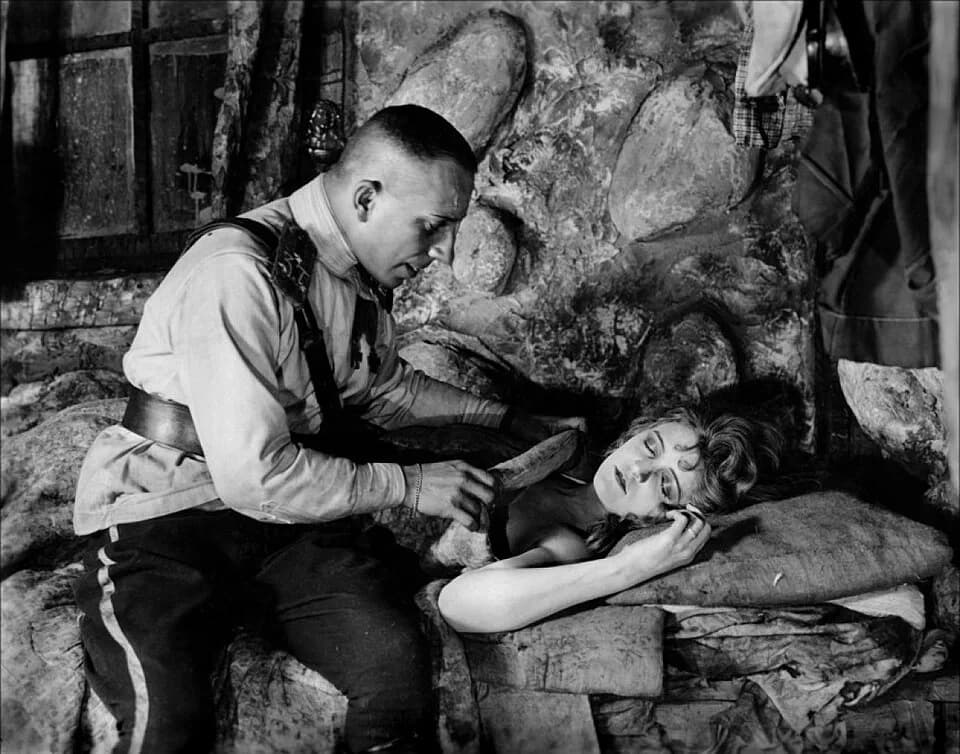 Erich von Stroheim - Erich von Stroheim &amp; Miss DuPont (not Mae Busch) in Foolish Wives - publicity still