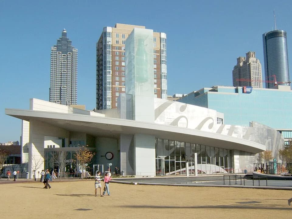 John Pemberton - Façade et entrée du "World of Coca-Cola", le musée de la compagnie Coca-Cola à Atlanta.