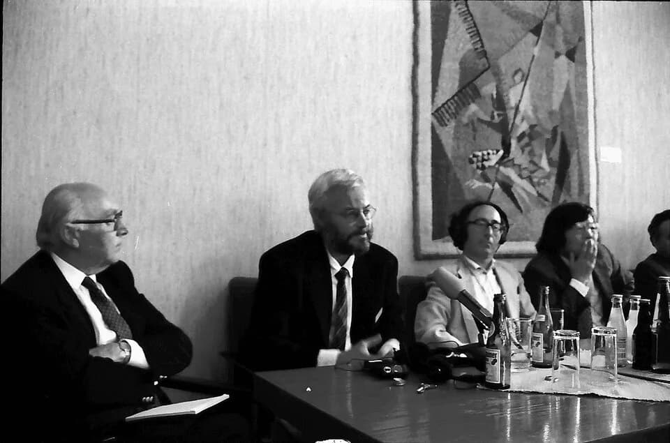 Susumu Tonegawa - 40. Tagung 1990 Mediziner: Portraits; Prof. Feinendegen, Brian D. Josephson, ?, Susumu Tonegawa