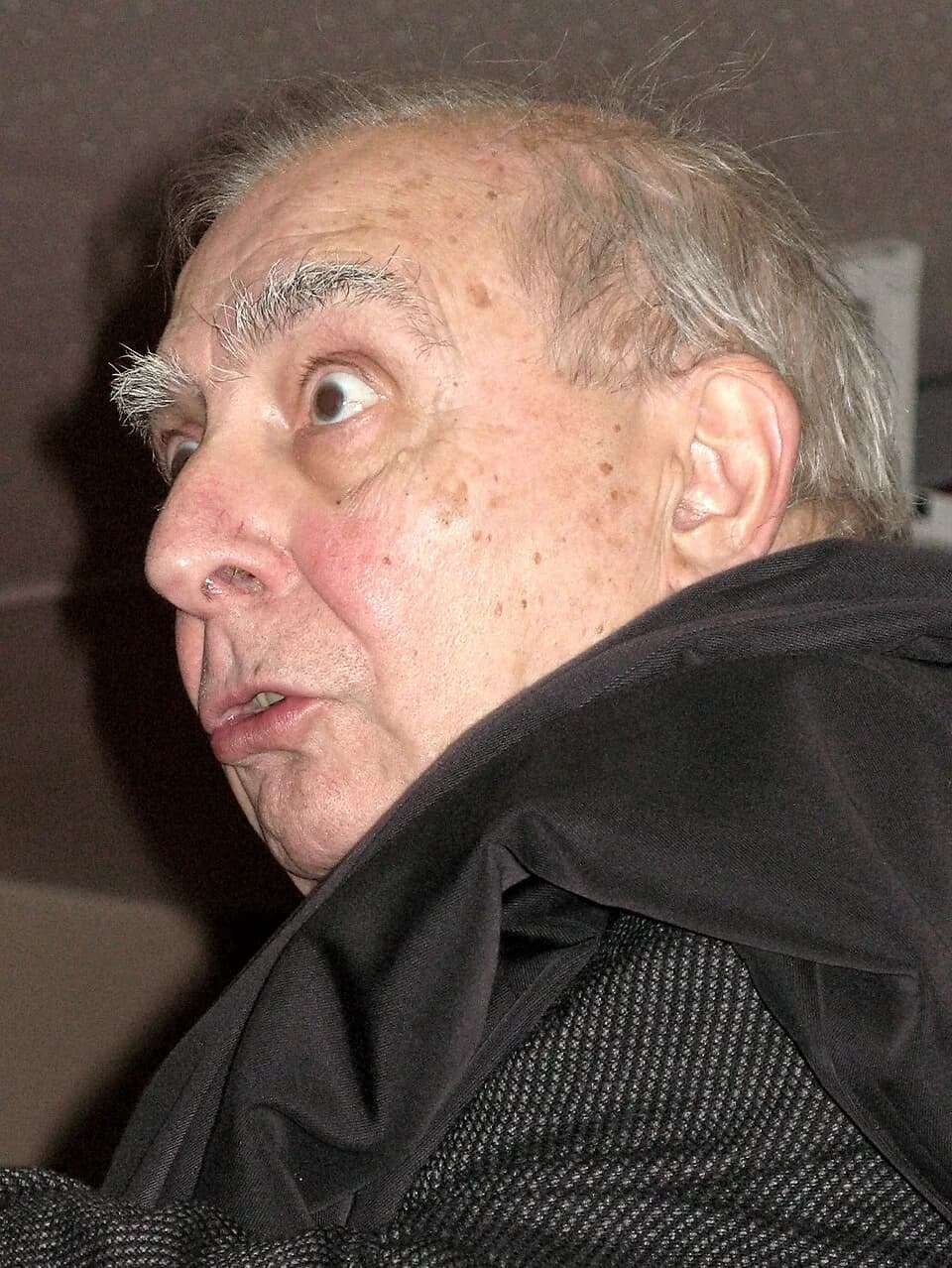 Claude Chabrol - Claude Chabrol, à Amiens (Somme, France) - 
De passage à la "Maison de la Culture" lors du « 28ème Festival international du film d'Amiens ».

.