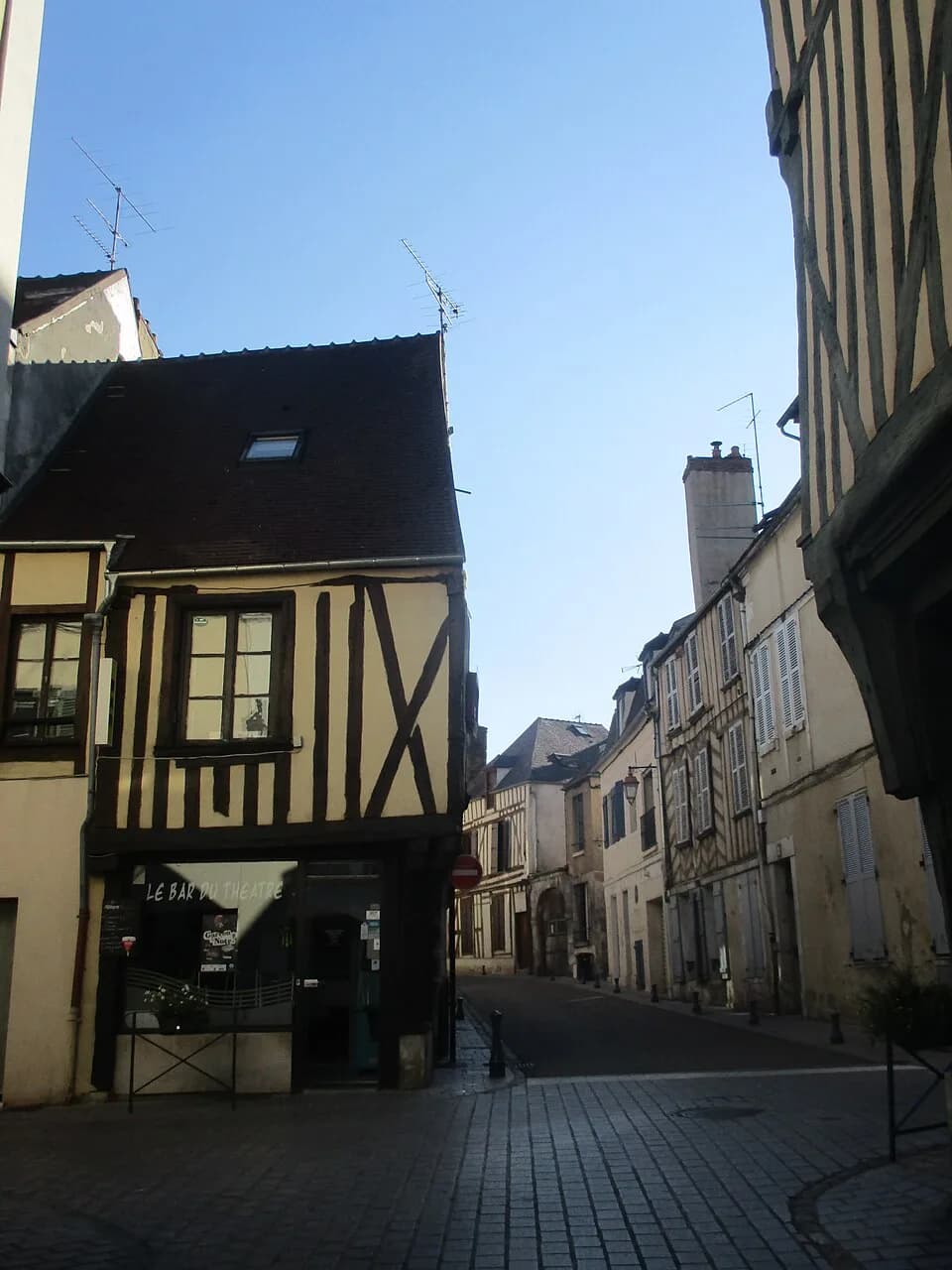 Joseph Joubert - 46 rue Joubert à Auxerre (Yonne), maison à colombages.
