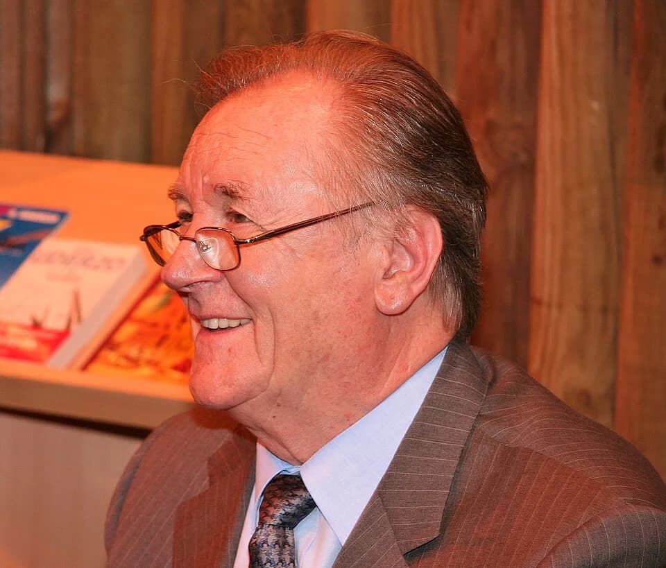 Albert Uderzo - Autograph session with Albert Uderzo at Salon du livre 2008 (Paris, France).