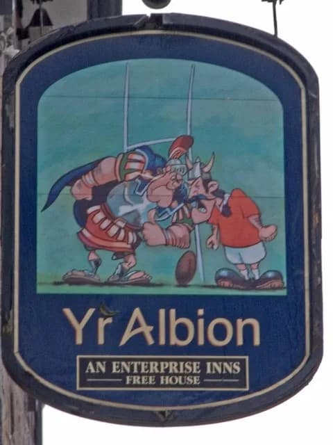 Albert Uderzo - Yr Albion, Llanrwst Rather Asterix &amp; Obelix, isn't it?