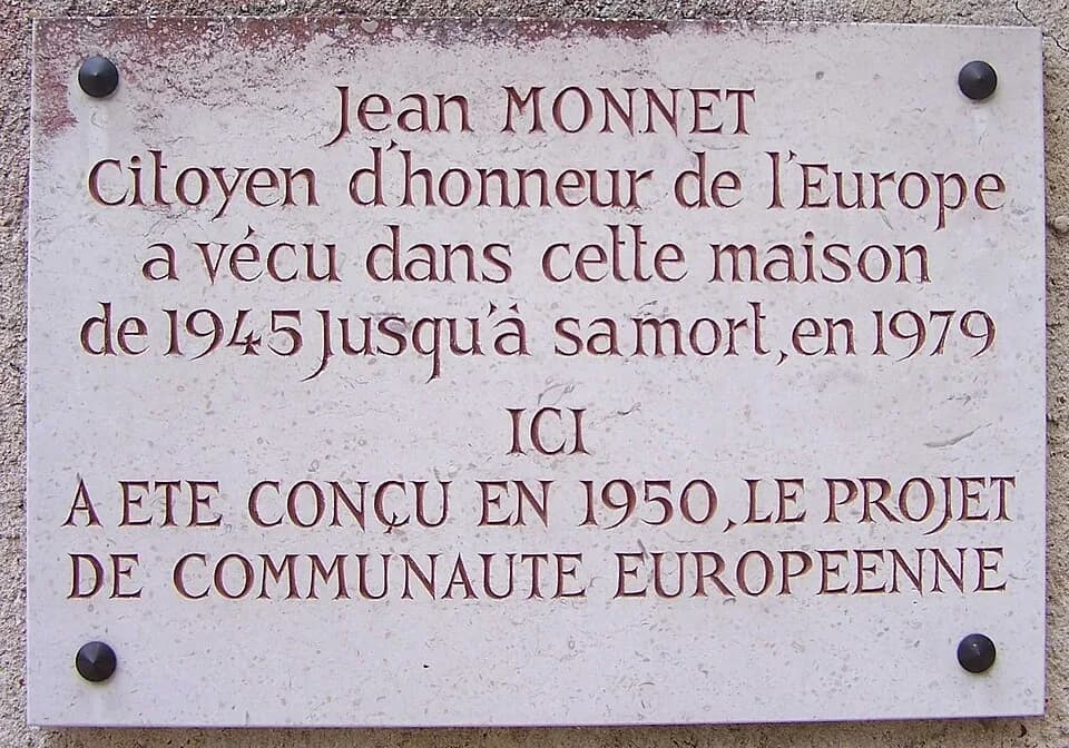 Jean Monnet - Plaque commémorative de Jean Monnet à Bazoches-sur-Guyonne (Yvelines, France)