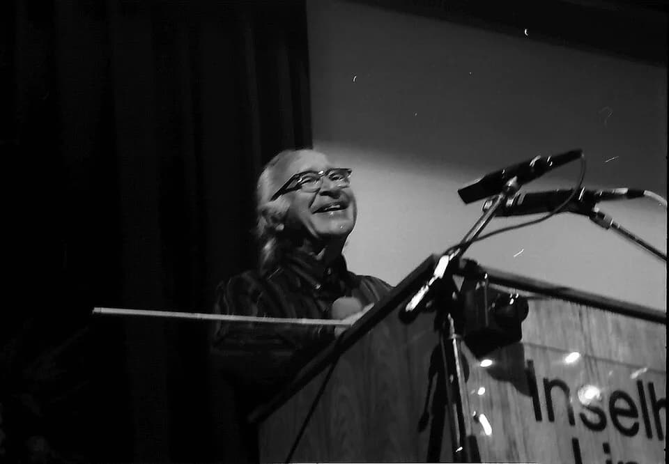 George Wald - 37. Tagung 1987 Mediziner: George Wald bei Vortrag an der Tafel