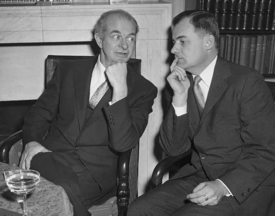 Frederick Chapman Robbins - Linus Pauling (left) and Frederick C. Robbins