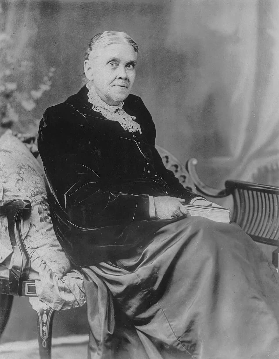 Ellen G. White - Portrait of Ellen G. White (age 72) in Australia, 1899.