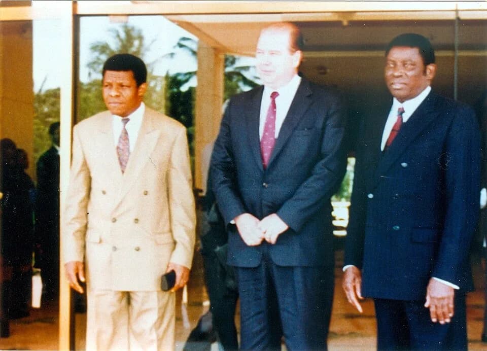 Étienne Gnassingbé Eyadéma - This picture is after meetings with Togo Prime Minister Payadowa Boukpessi, Billy Davis and President Gnassingbé Eyadéma of Togo, West Africa in front of the Presidents of