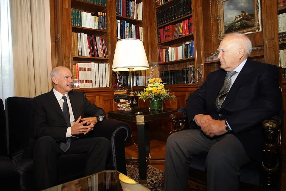 Karolos Papoulias - Συνάντηση με τον Πρόεδρο της Δημοκρατίας, Κάρολο Παπούλια
Προεδρικό Μέγαρο

5 Νοεμβρίου, 2011