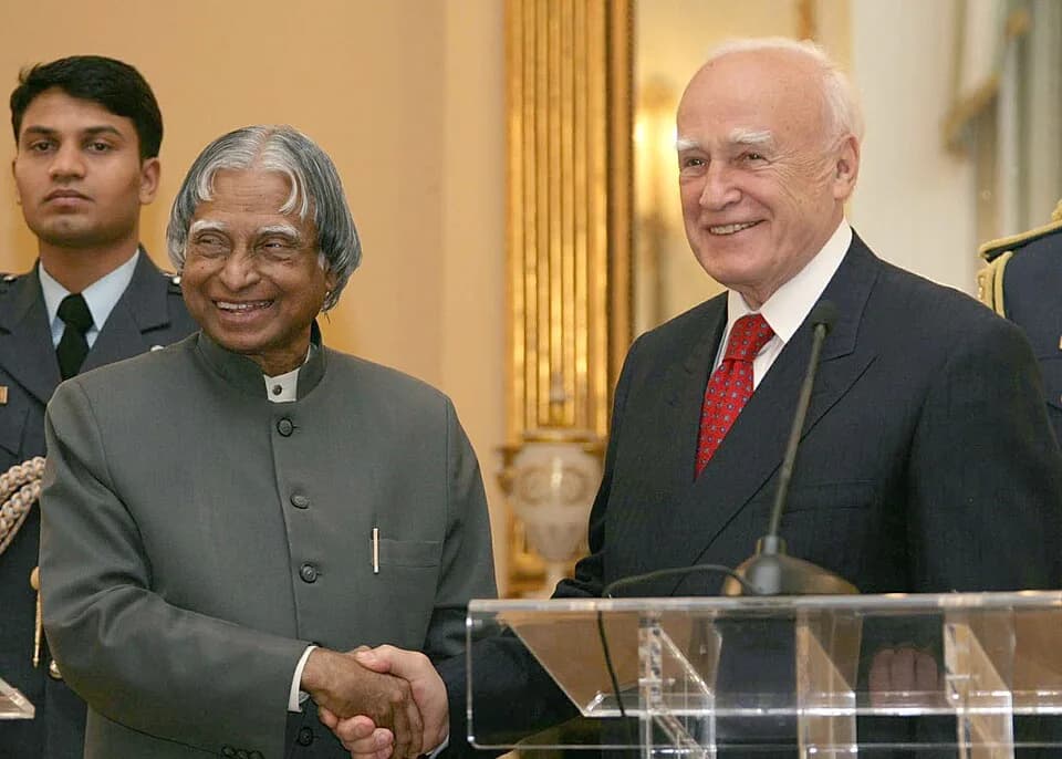 Karolos Papoulias - The President, Dr. A.P.J. Abdul Kalam a shaking hands with the President of Greece Mr. Karolos Papoulias after meeting the Press at Presidential Palace, in Athens, Greece on April 