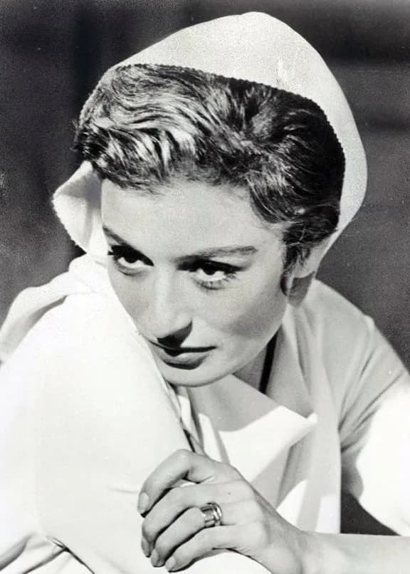 Albert Finney - Publicity photo of Anouk Aimée for the film 8½ (Italian title: Otto e mezzo), 1963