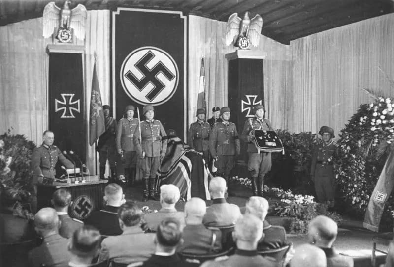 Gerd von Rundstedt - For documentary purposes the German Federal Archive often retained the original image captions, which may be erroneous, biased, obsolete or politically extreme. In einer württembe