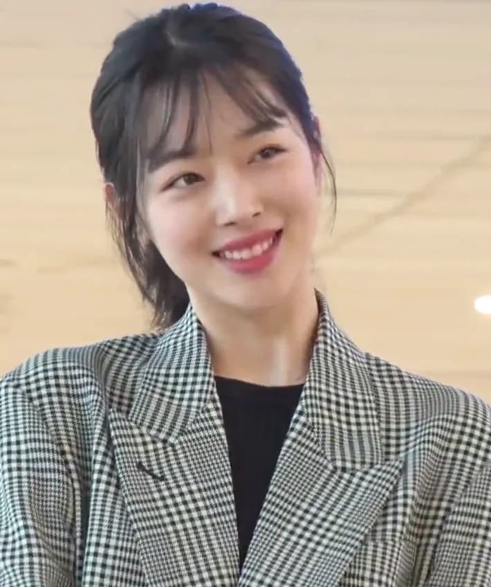 Sulli Sulli - Sulli at Gimpo Airport on February 24, 2019.