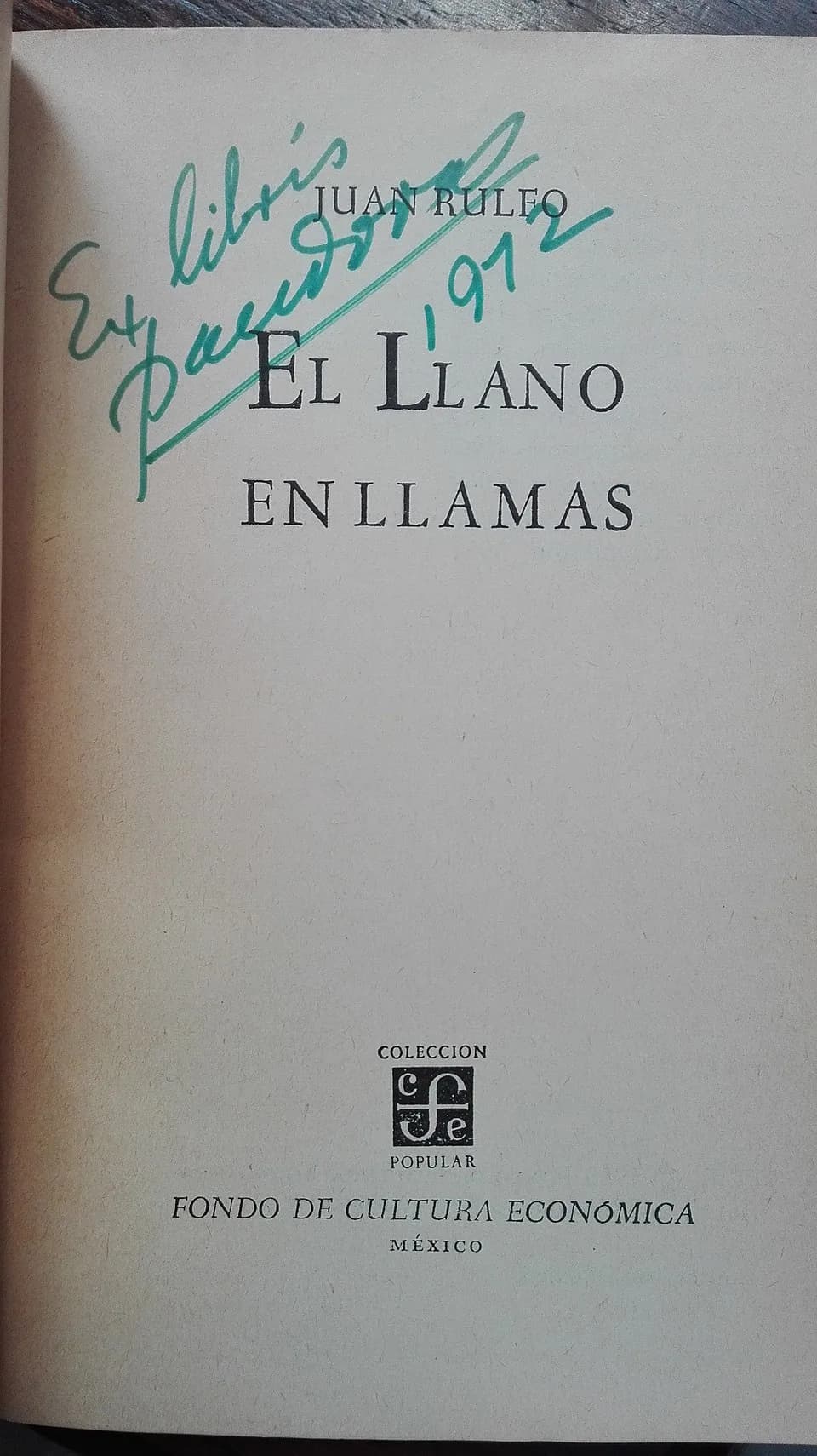 Juan Rulfo - Ejemplo de ex libris en libro de cuentos de Juan Rulfo