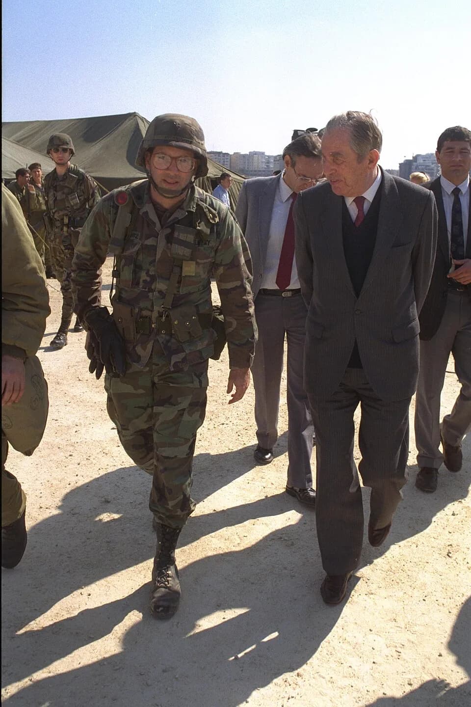 Chaim Herzog - President Chaim Herzog and the Patriot missile system commander. Photo: ALPERT NATHAN, GPO. 07/02/1991