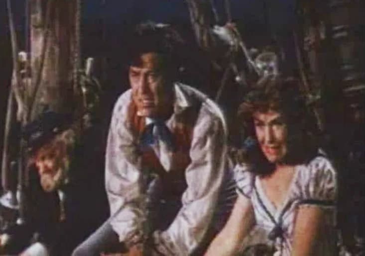 Ray Milland - Screenshot of Ray Milland and Paulette Goddard from the trailer for the film Reap the Wild Wind