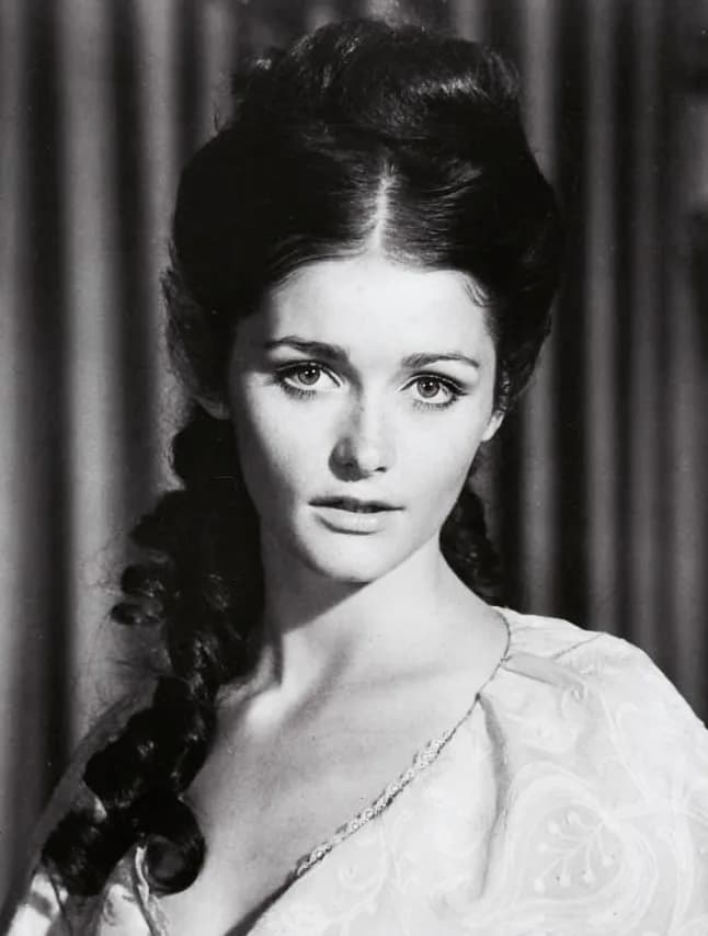 Margot Kidder - Margot Kidder in Gaily, Gaily (1969)