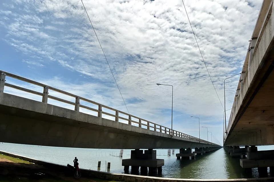 Prem Tinsulanonda - Tinsulanonda Bridge as seen from Koh Yoh Island.
