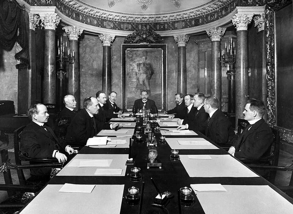 Pehr Evind Svinhufvud - The Finnish Senate of 1917. P.E. Svinhufvud in the middle. The Senate declared Finland independent on 4th December 1917 and it was confirmed by parliament 6th December 1917 whi