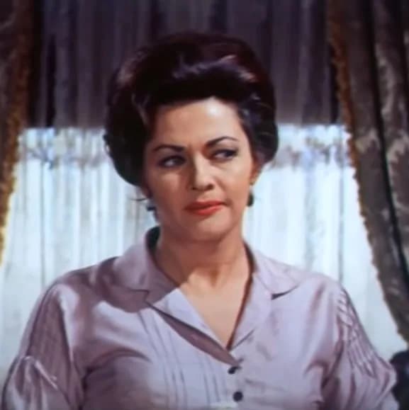 Yvonne De Carlo - Yvonne De Carlo in McLintock! (cropped screenshot)