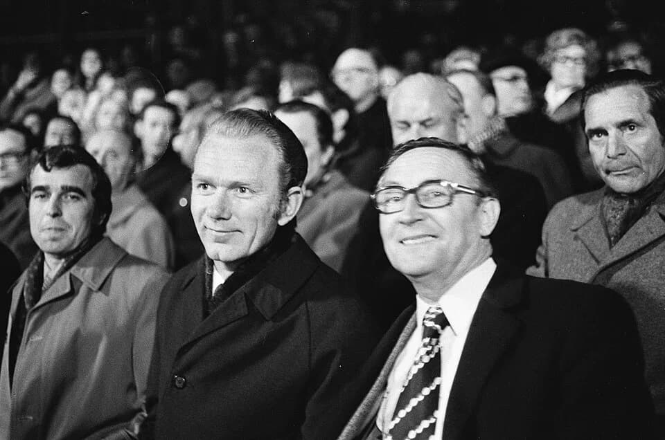 Valeriy Lobanovskyi - Collectie / Archief : Fotocollectie Anefo
Reportage / Serie : [ onbekend ]
Beschrijving : PSV tegen Telstar 1-0, op tribune trainer Lobanovic ( Dynamo Kiev ) en manager Van Gelde
