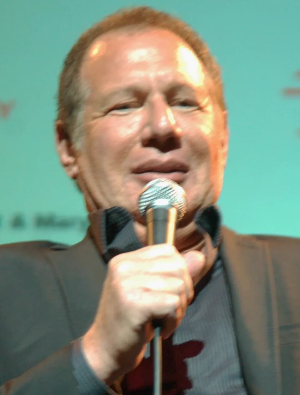 Garry Shandling - Garry Shandling at the Night of Comedy 9 benefit to support the Children Affected by AIDS Foundation (CAAF) in Beverly Hills, California.