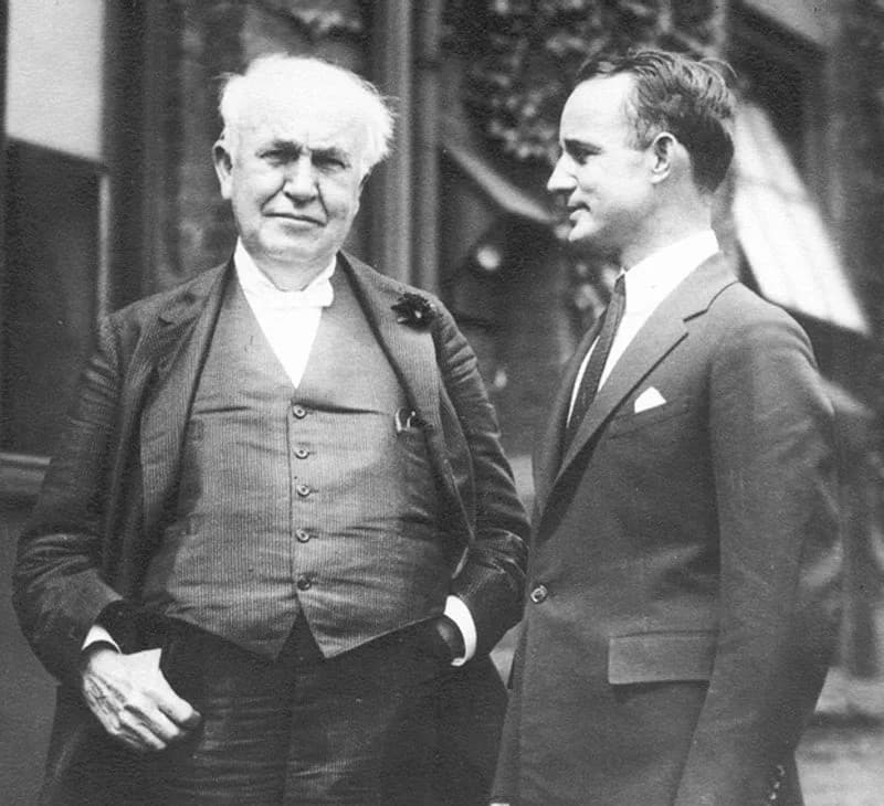 Napoleon Hill - American inventor Thomas Edison (left) and American self-help author Napoleon Hill, pictured in 1923 at the Edison Convention of Dealers. Originally circulated by Hill with the followi