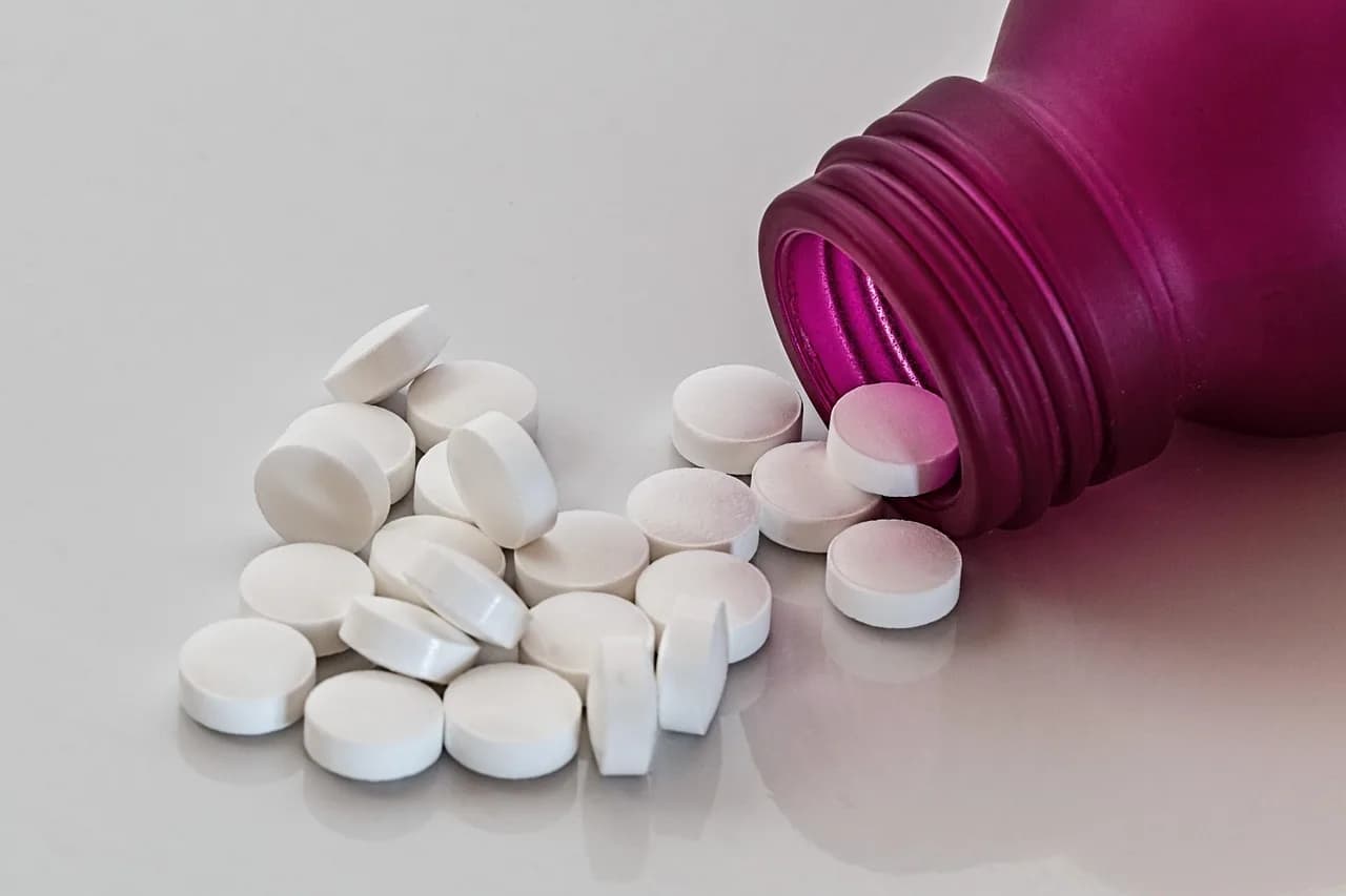 George de Hevesy — pills, medication, tablets, bottle, drugstore, medicine, healthcare, headache, pharmaceutical, chemist, pharmacist, prescription, pharmacy