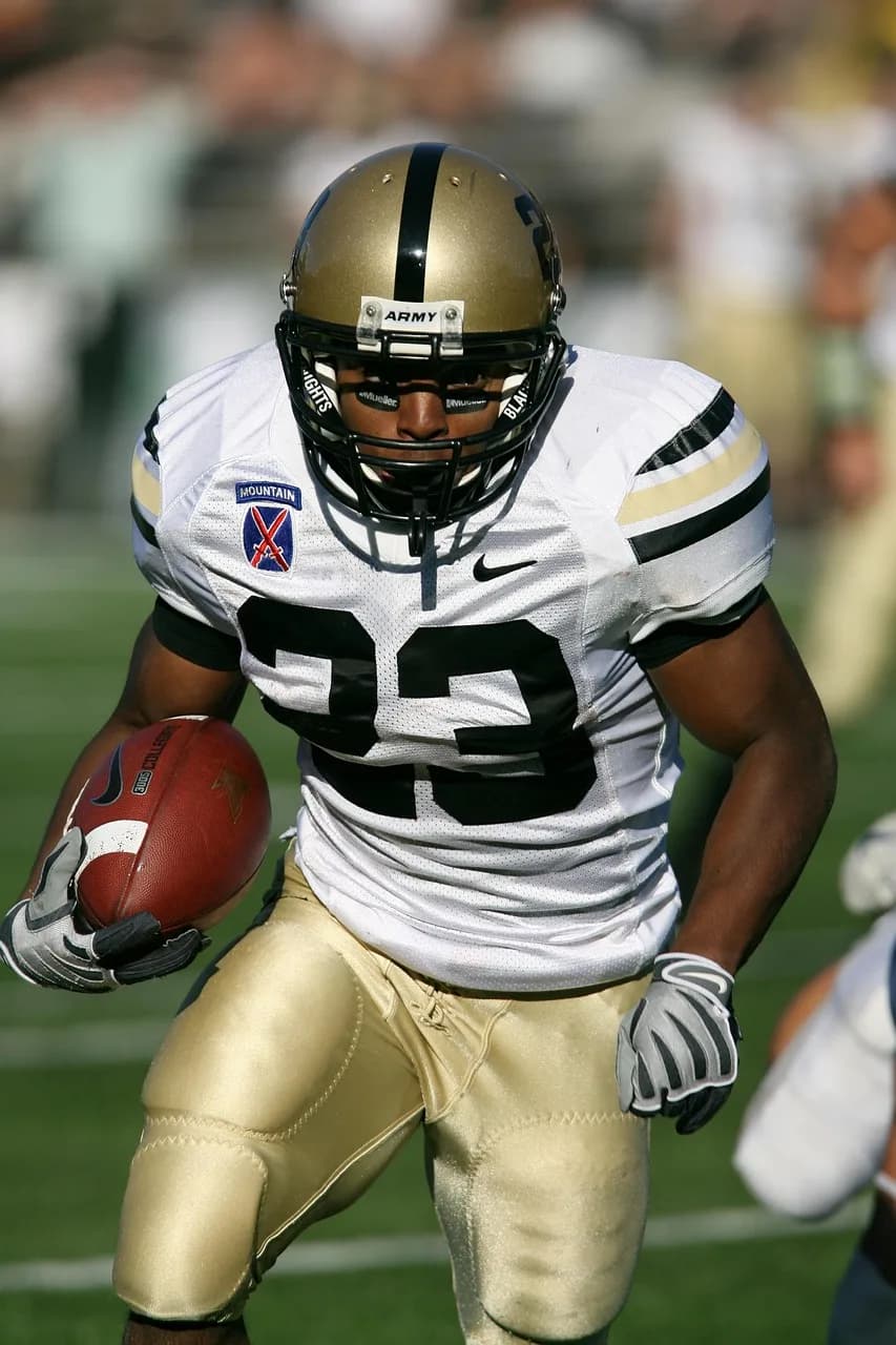Hifuyo Uchida — football, american football, game, sport, ball, play, football american, pigskin, competition, american football player, helmet, athlete, american football field, field, football player, player, football game, action, run, running back, ball carrier, runner, football, football player, football player, football player, football player, football player