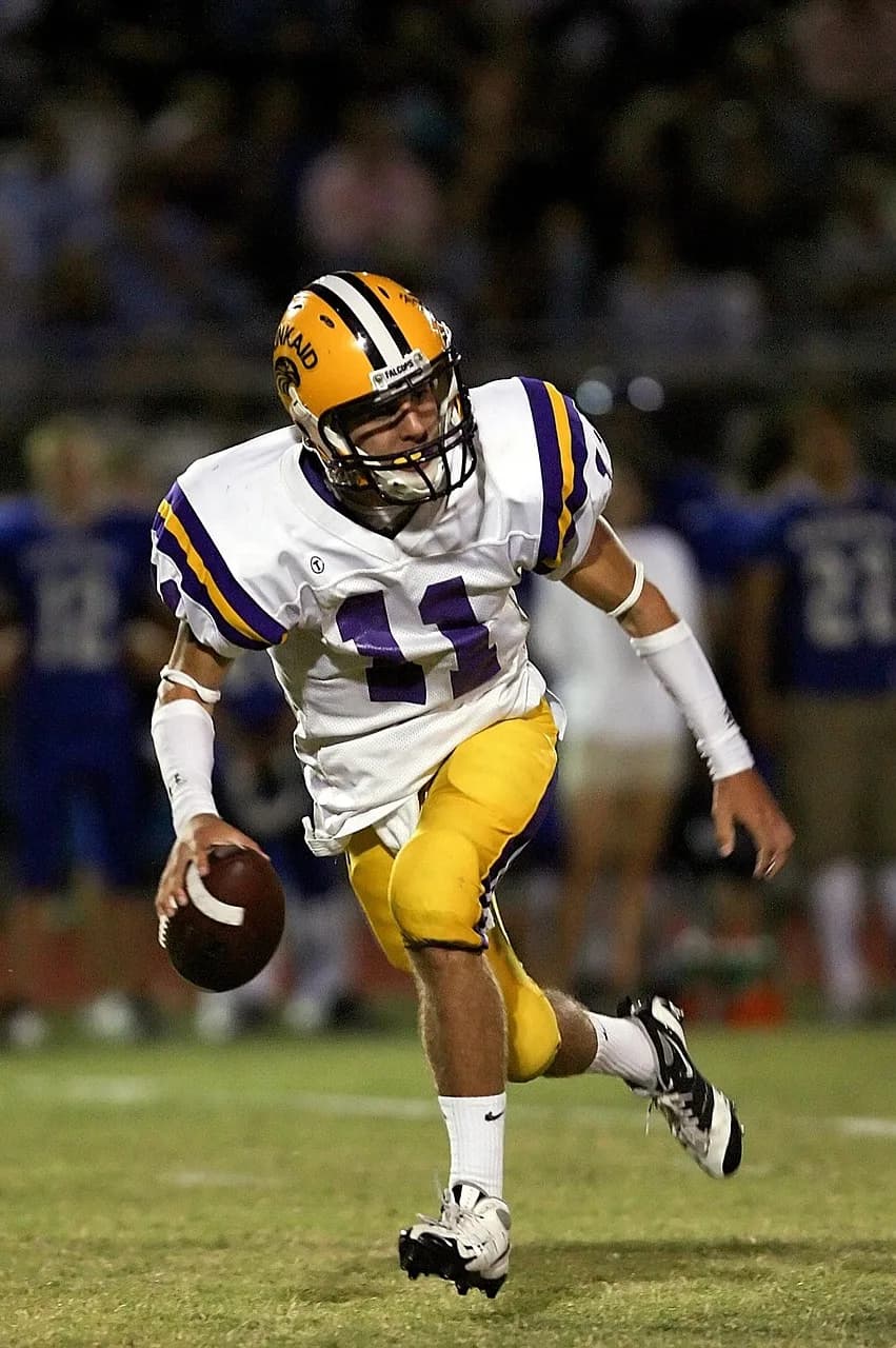 Hifuyo Uchida — football, american football, quarterback, running back, sport, ball, game, play, football american, pigskin, competition, american football player, helmet, athlete, american football field, field, football player, player, football game, competitor, runner, running, action, male, high school, football, football, football, american football, american football, american football, american football, american football, quarterback, football player, football player