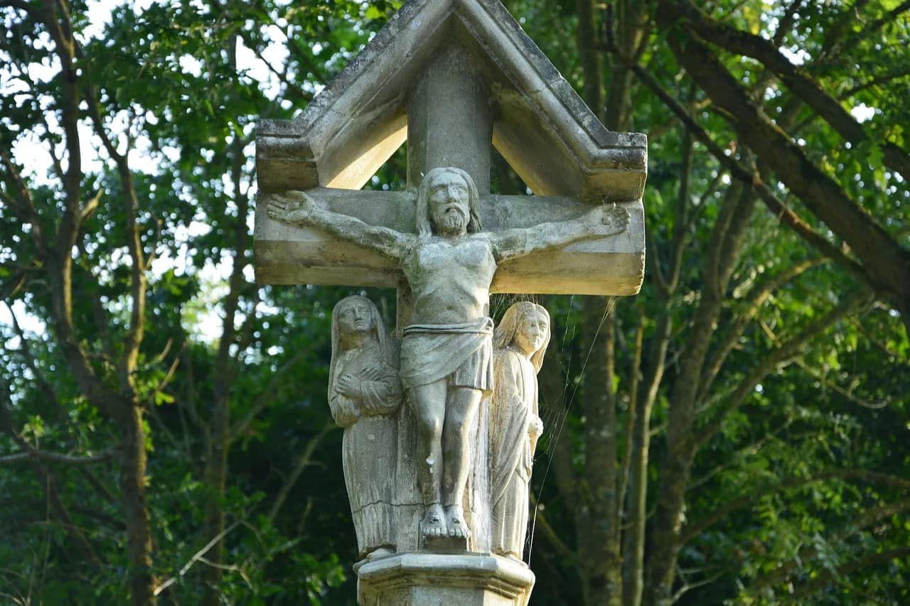 Arthur Leonard Schawlow — statue stones, religious, st leonard britain, france, heritage