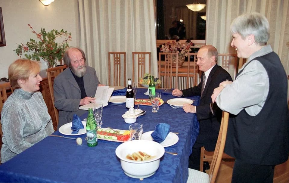 Aleksandr Solzhenitsyn - TROITSE-LYKOVO, MOSCOW. Vladimir Putin and Lyudmila Putin at the home of Alexander Solzhenitsyn and Natalya Solzhenitsyn.
