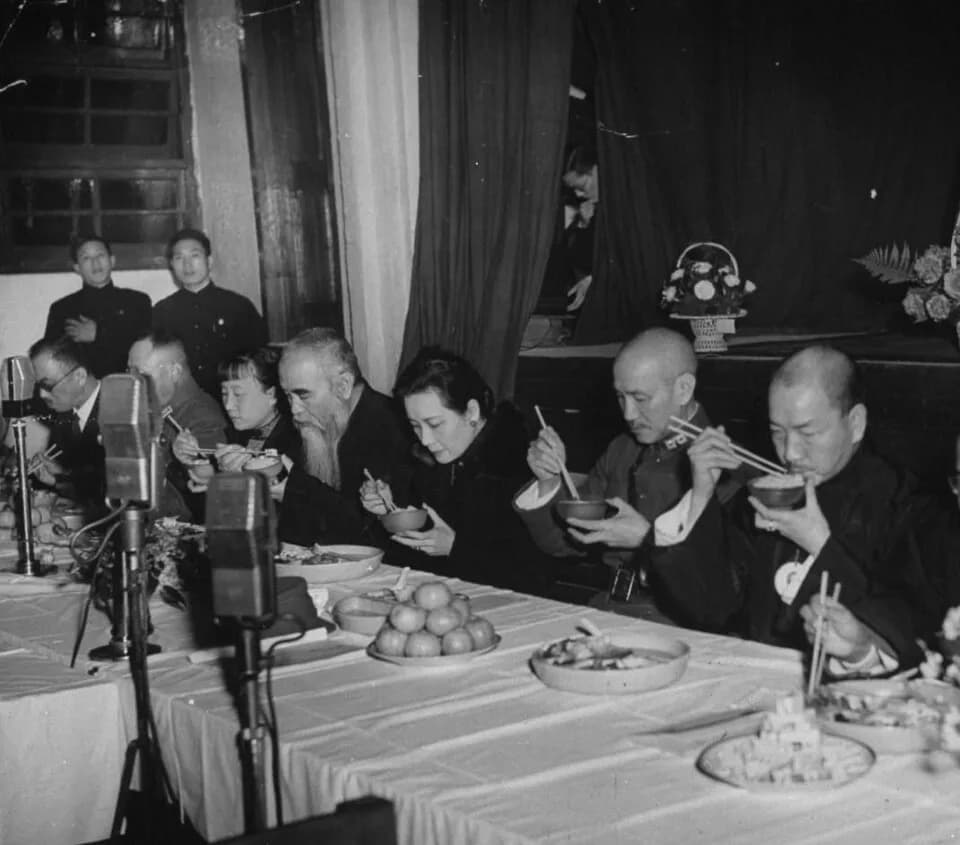 Chiang Kai-shek - KMT government at Chungking in WWII